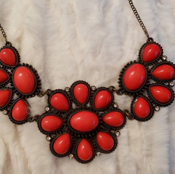 Statement Necklace - Picture 2 of 4